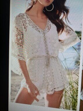 VENUS - Cream Lace Romper - NWOT - MEDIUM
